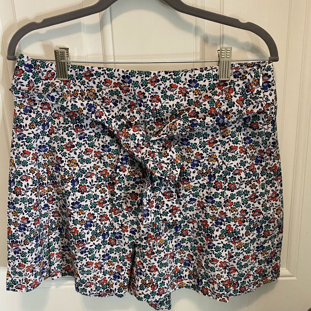 NWT Jcrew floral shorts, SIZE 10